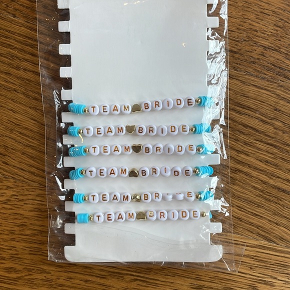 Bride Tribe 3 Towels with 3 Gift bags plus 6 Bracelets- New! - Picture 3 of 3